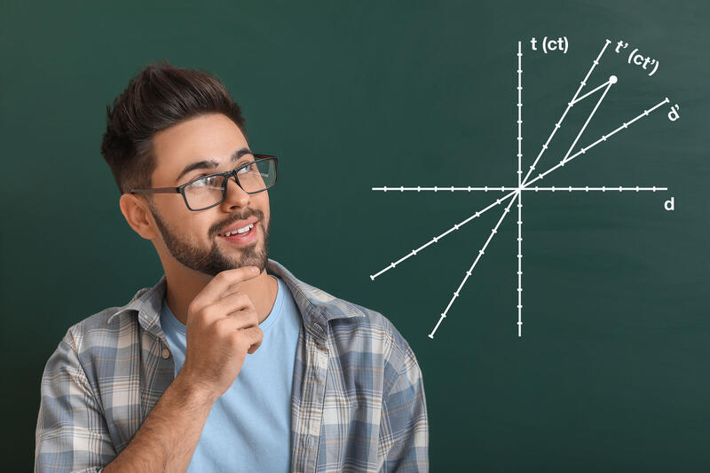 A physicist explaining Minkowski spacetime diagrams